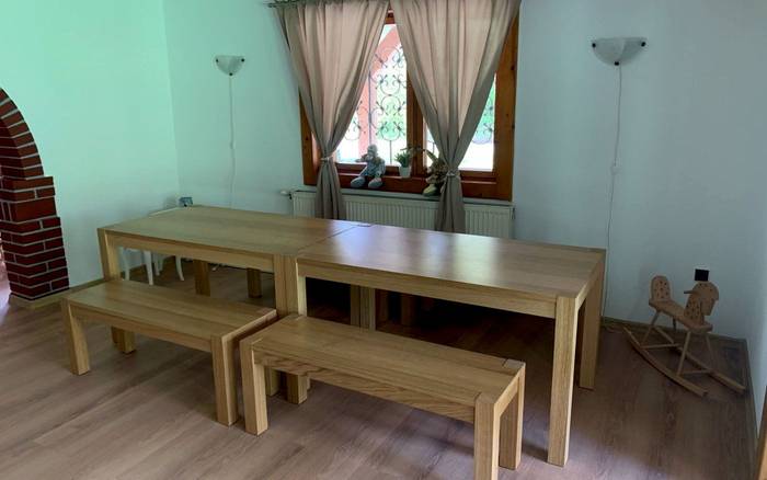 Jedálenský stôl