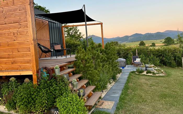 Garden House - letný večer na terase