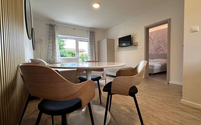 Apartmán PRÍZEMIE s terasou & záhradou