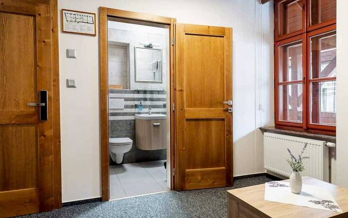 1. Dvoulůžkový pokoj s manželskou postelí, přistýlkou a balkonem - Pivovar