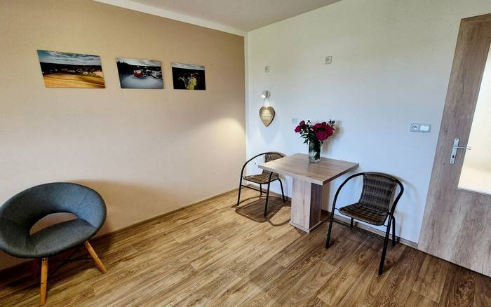 9. Pokoj pro dvě až tři osoby, první patro