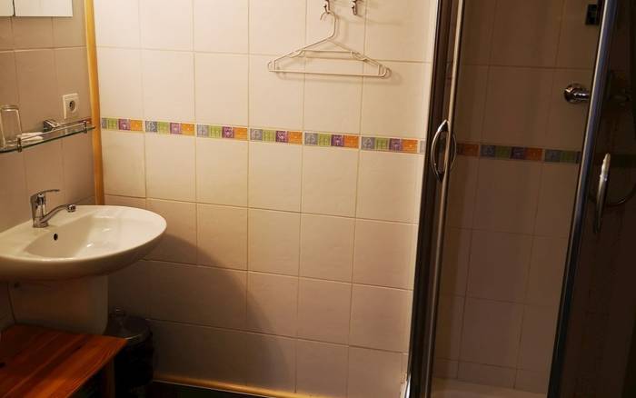 3-lôžková izba s prístelkou - kúpeľňa
