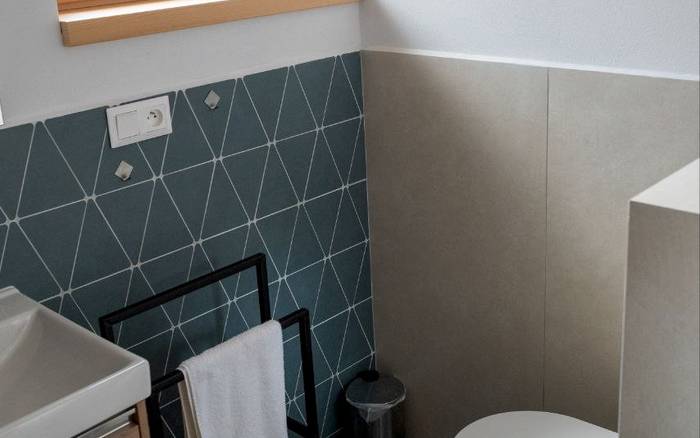 Kúpeľňa a WC na prízemí