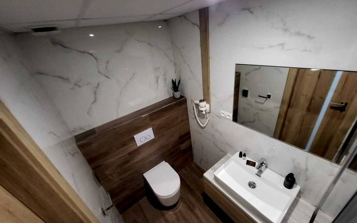 Business Premium s balkónom