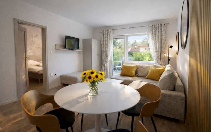 Apartmán PRÍZEMIE s terasou & záhradou