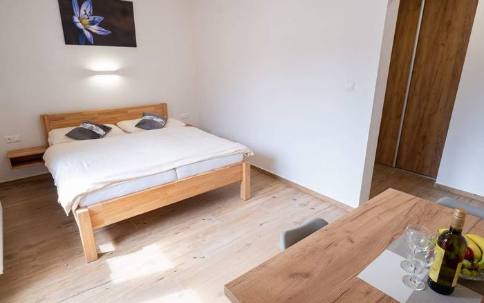 dvojposteľová izba s kúpeľňou + balkón