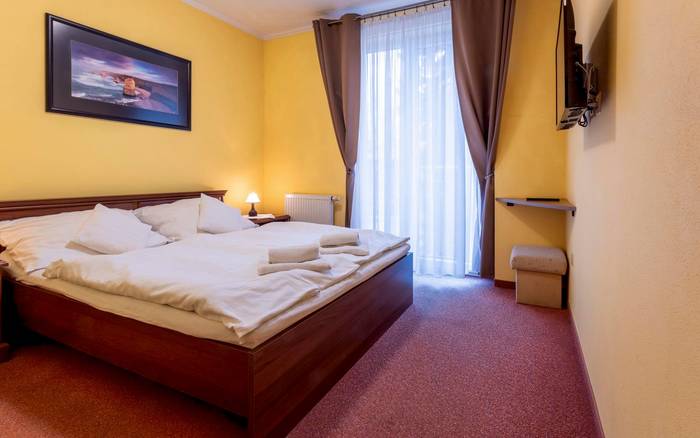 Dvojlôžková izba s manželskou posteľou č. 109