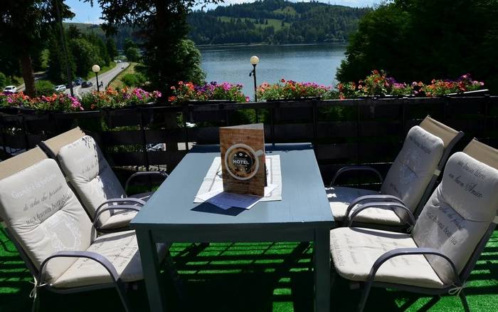 Hotel Priehrada - kaviareň