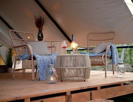 Glamping na kopečku u vinohradu