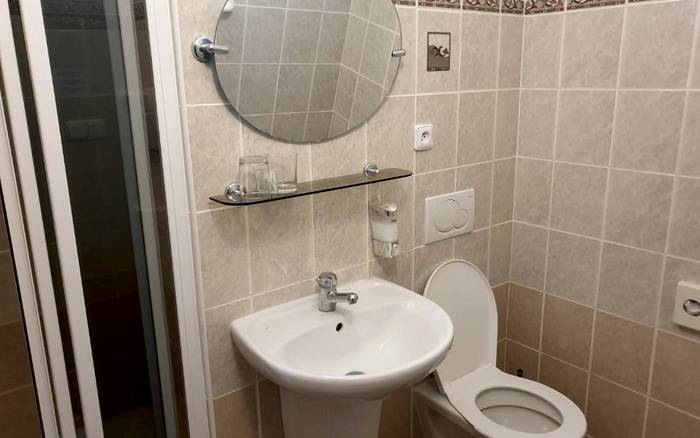 Dvoulůžkový pokoj DELUXE s přistýlkou klima + balkon