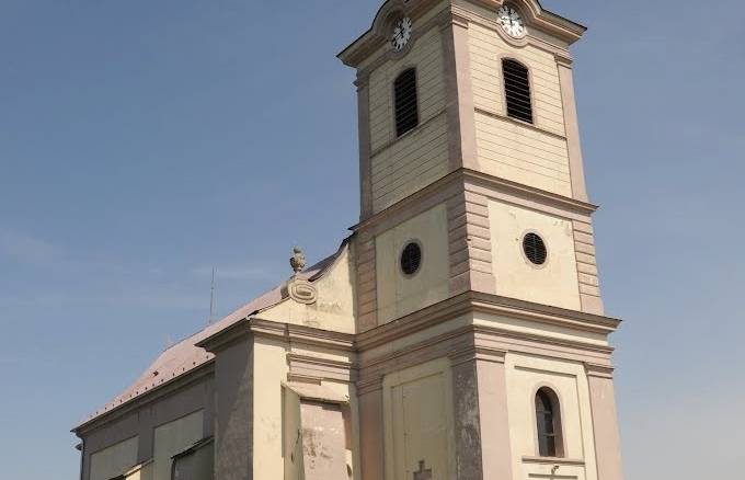 Najšikmejšia veža na Slovensku (Kostol sv. Martina v Ivanke pri Nitre)