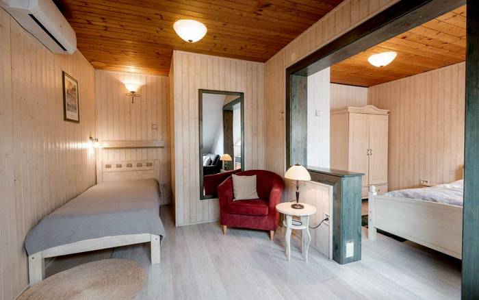Třílůžkové apartmá 6