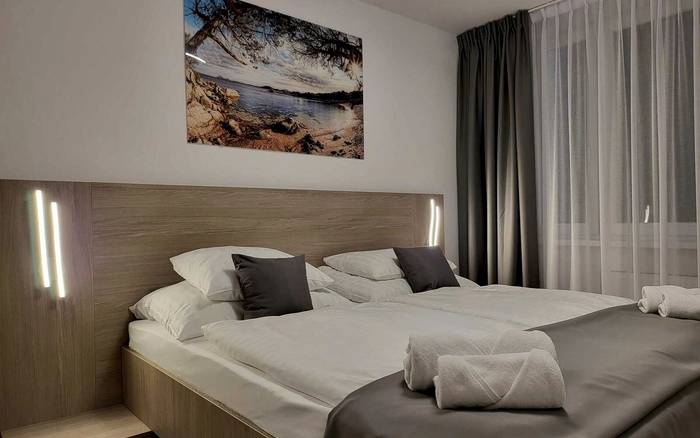 Business Premium s balkónom