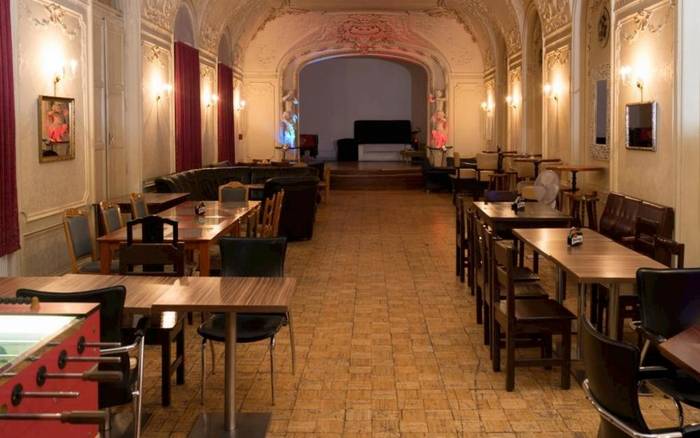 Bar