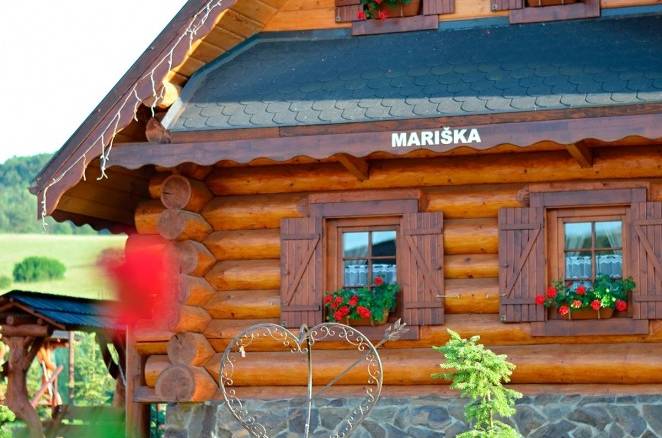 Zrubový dom Mariška