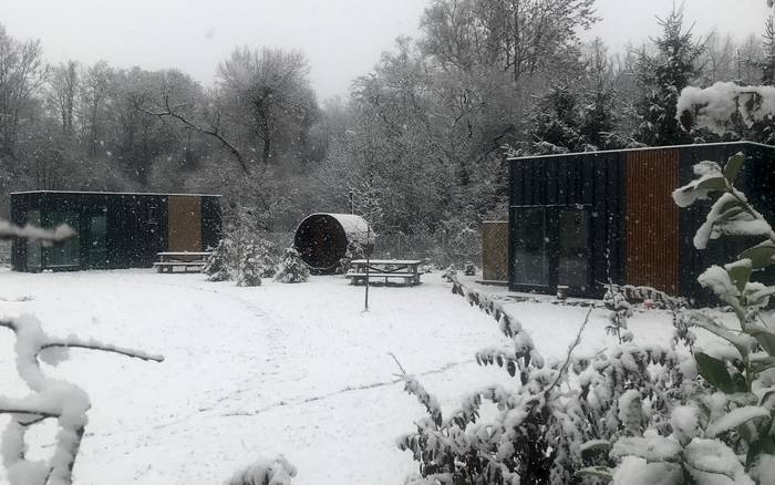 Tinyhouses & Garden Love a River