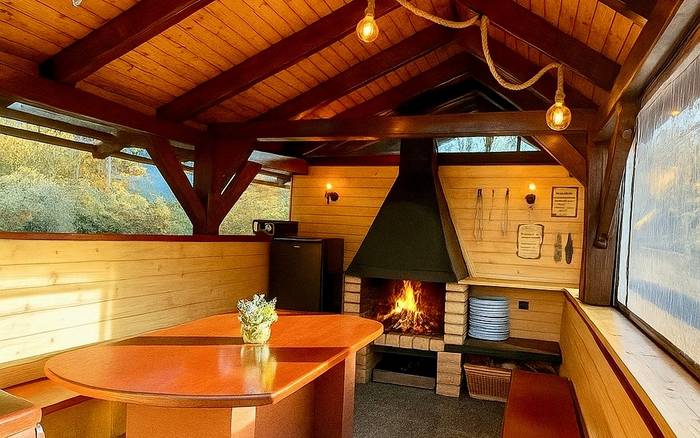 Eldugott házikó PARADiSE