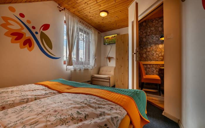 APĽ - apartmán pre 4 osoby , bez balkóna,izba 2