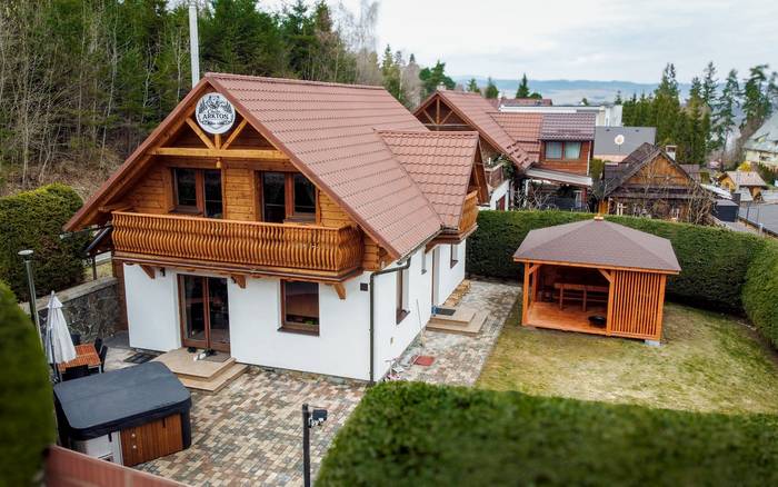 Chata a okolie