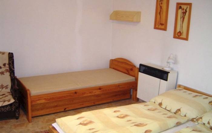 Trojlôžková izba