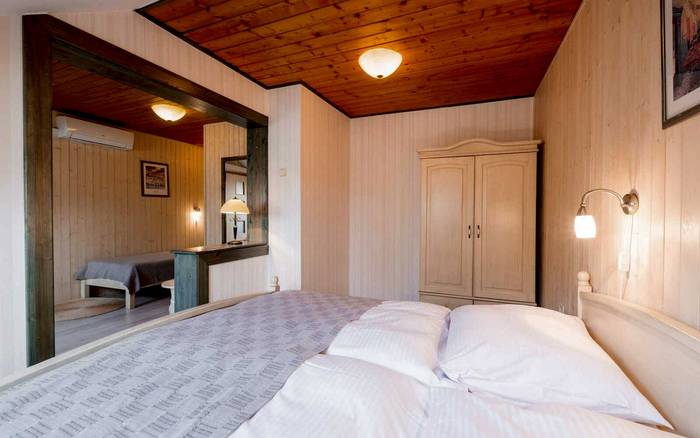 Třílůžkové apartmá 6
