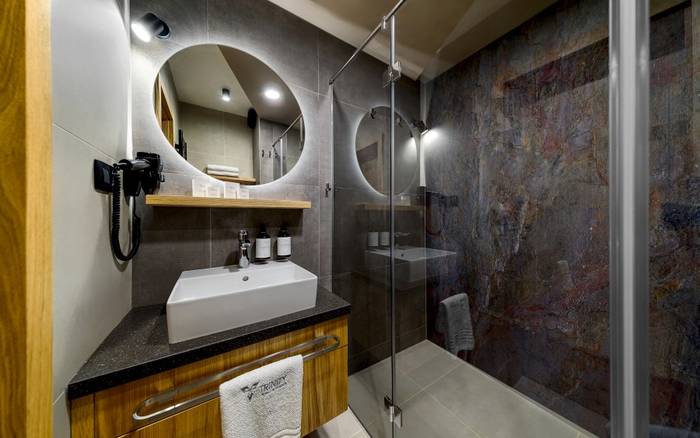 Business apartmán s balkónom, prístelkou a s výhľadom do areálu