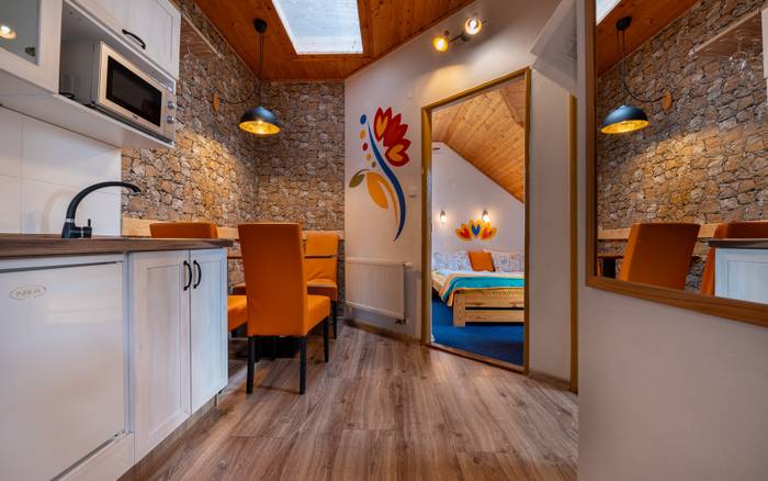 APP - apartmán pre 4 osoby , s balkónom, kuchyňa