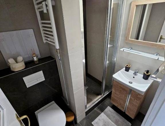 Filip Wellness Apartman, beltéri medence