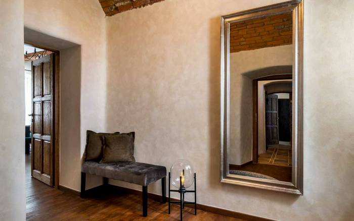 Prostorný apartmán s vlastní ložnicí a kuchyní