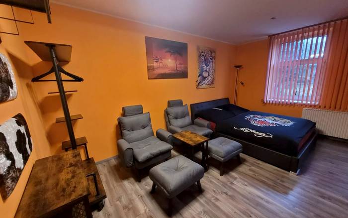 Dvoulůžkový pokoj s vlastní koupelnou a klimatizací