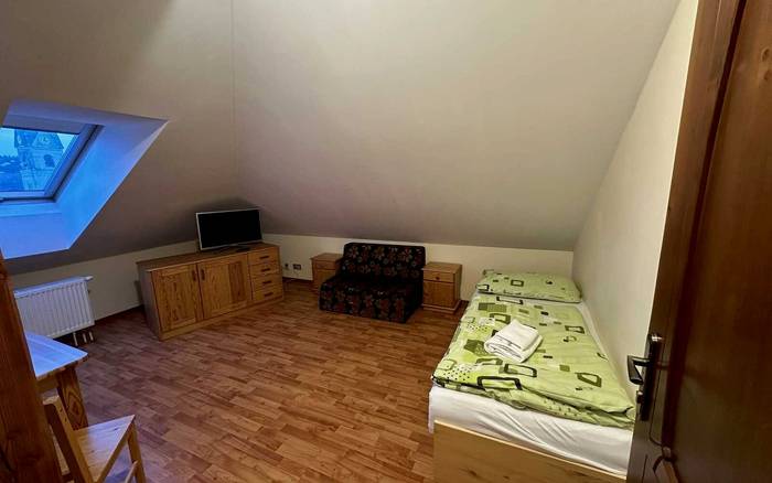 Jednolôžková izba s prístelkou