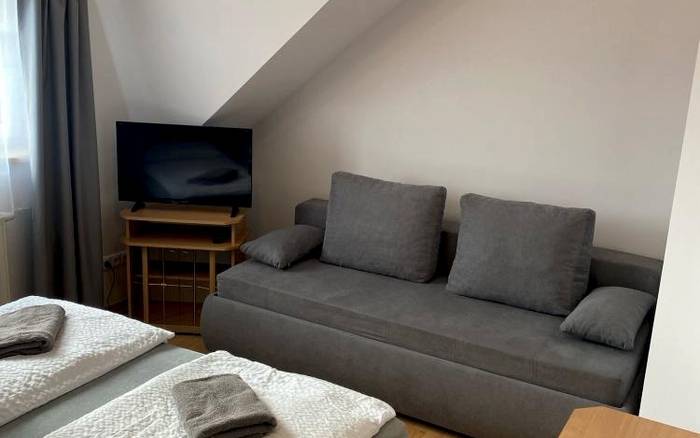 Dvoulůžkový pokoj - žlutá budova