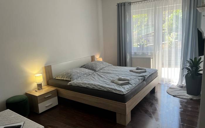 Dvojlôžkový apartmán s vlastnou kuchynkou a možnosťou až 2 prístelok