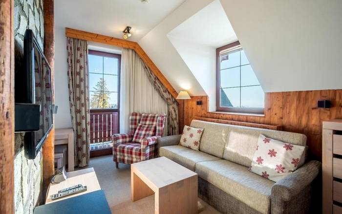 Apartmán s 1 spálňou v hlavnej budove hotela - čiastočný Výhľad na Tatry