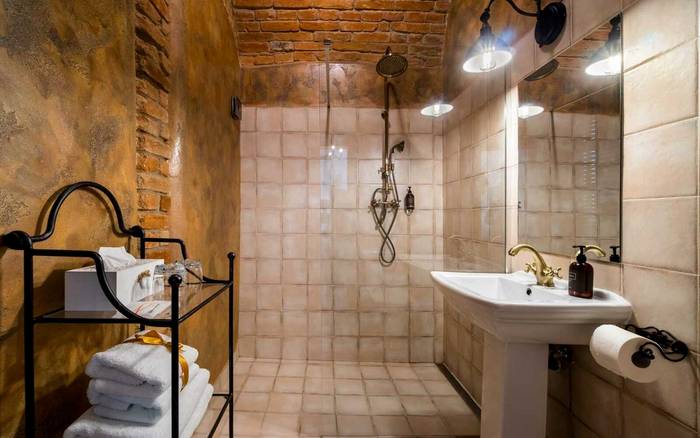 Prostorný apartmán s vlastní ložnicí a kuchyní