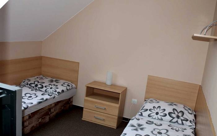 Dvoulůžkový pokoj s oddělenými postelemi